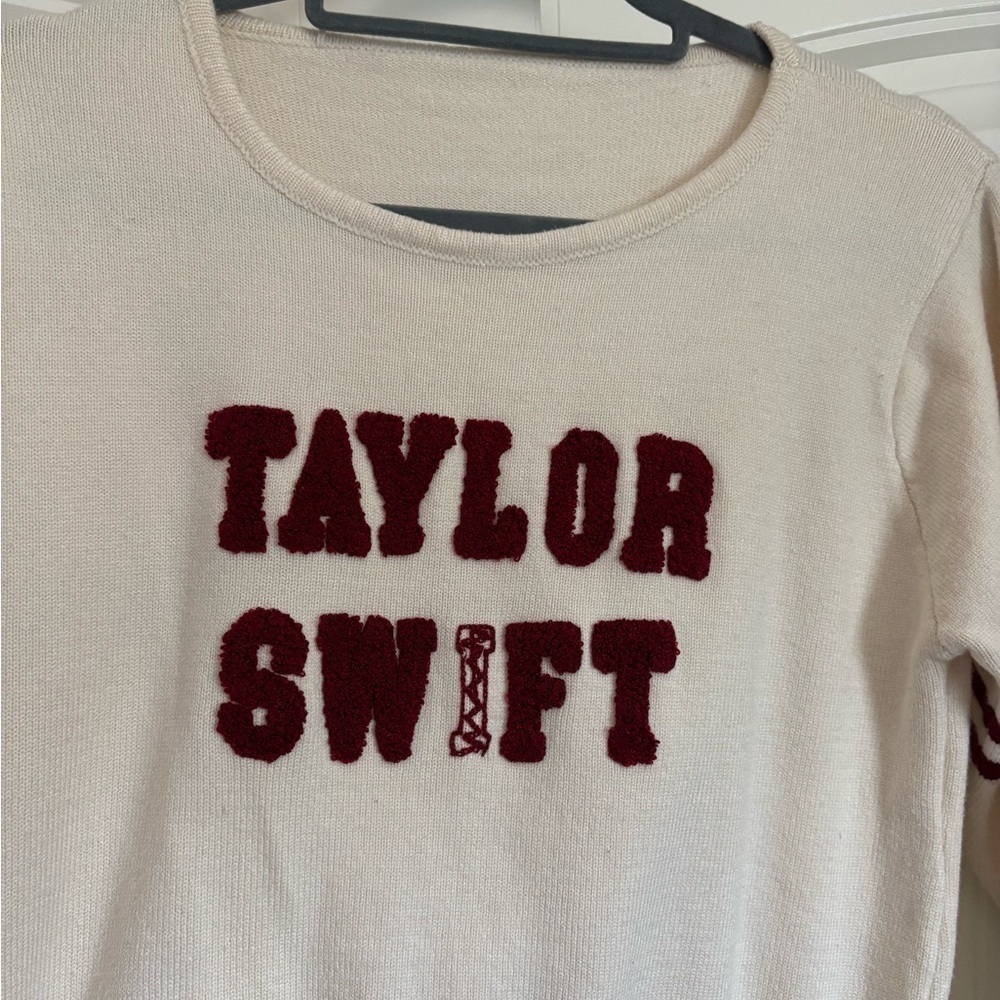 Taylor Swift Collegiate Varsity Crewneck Sweater white red / burgundy size XS - Picture 2 of 8
